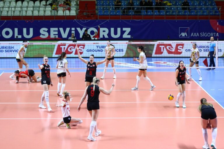 Türk Hava Yolları CEV Kupası’nda Yarı Finale Yükseldi